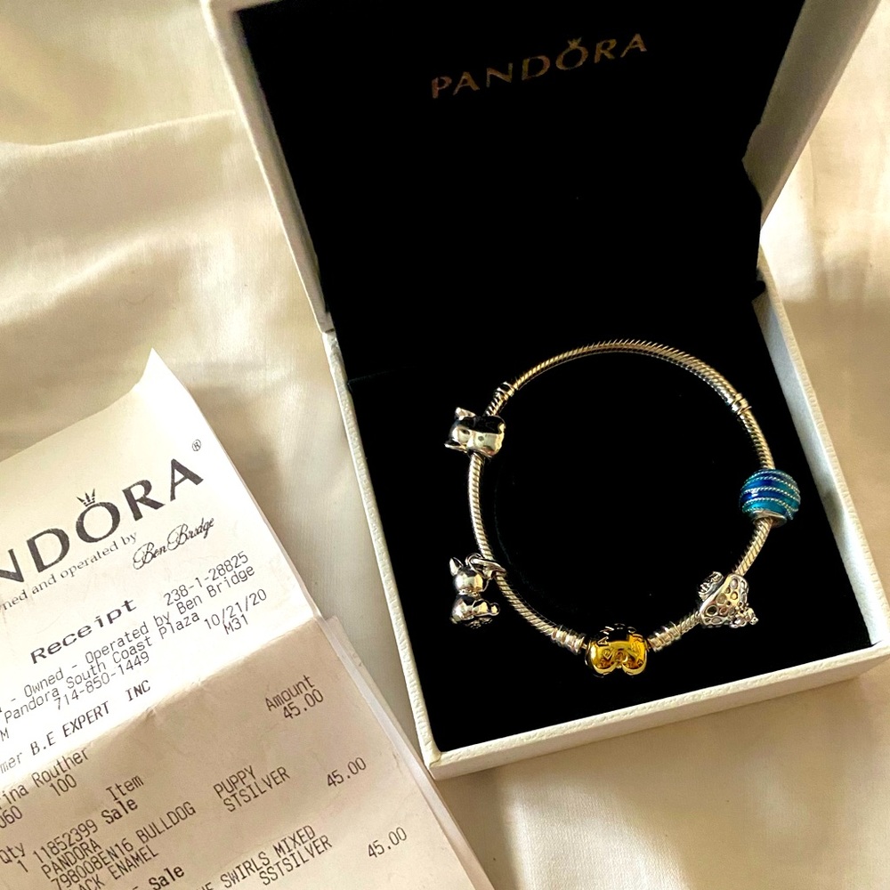 Pandora bracelet with 5 charms